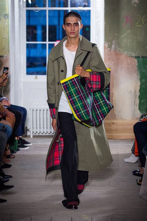 burberry aw 2017|Burberry 2017 Fall/Winter Collection .